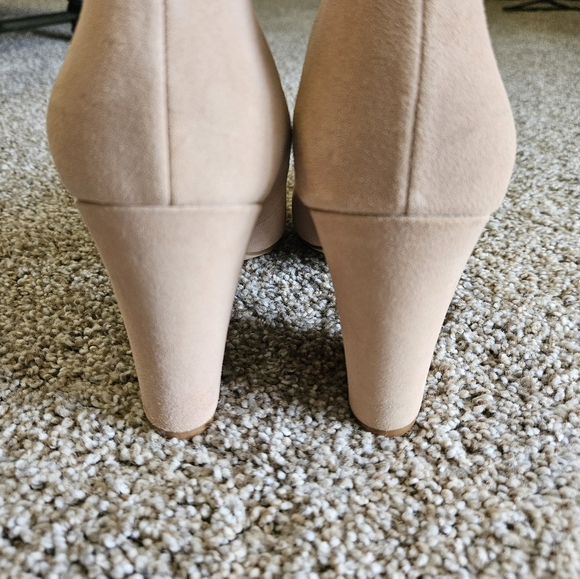 Nine West nubuc size 11 pumps - Picture 2 of 6